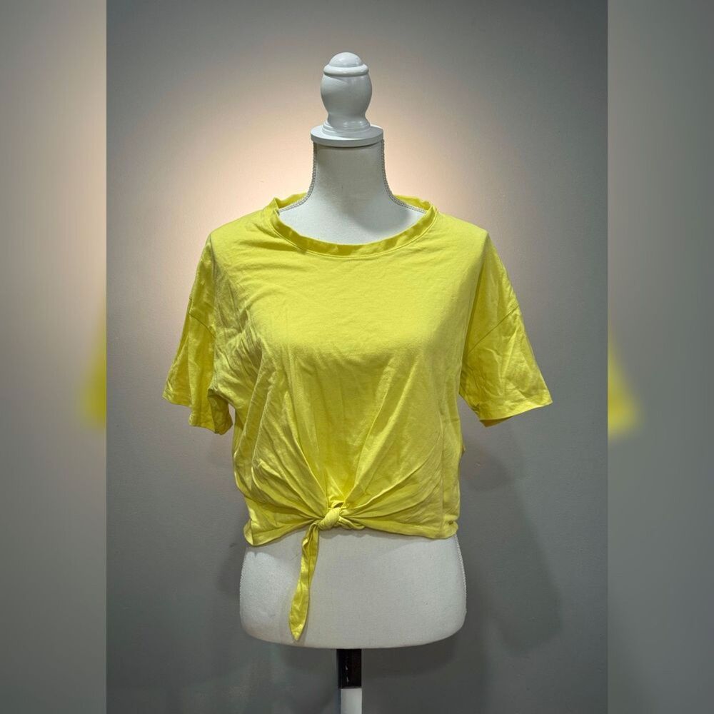 Yellow Levi's Knotted S/S Tee Size M VGUC